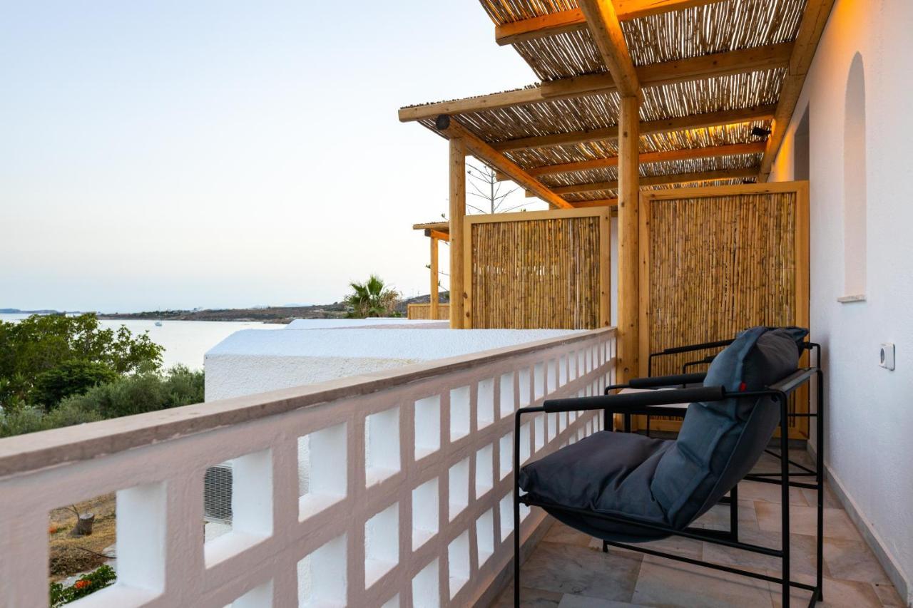 Omilos Beachfront House Parikia  Exterior photo